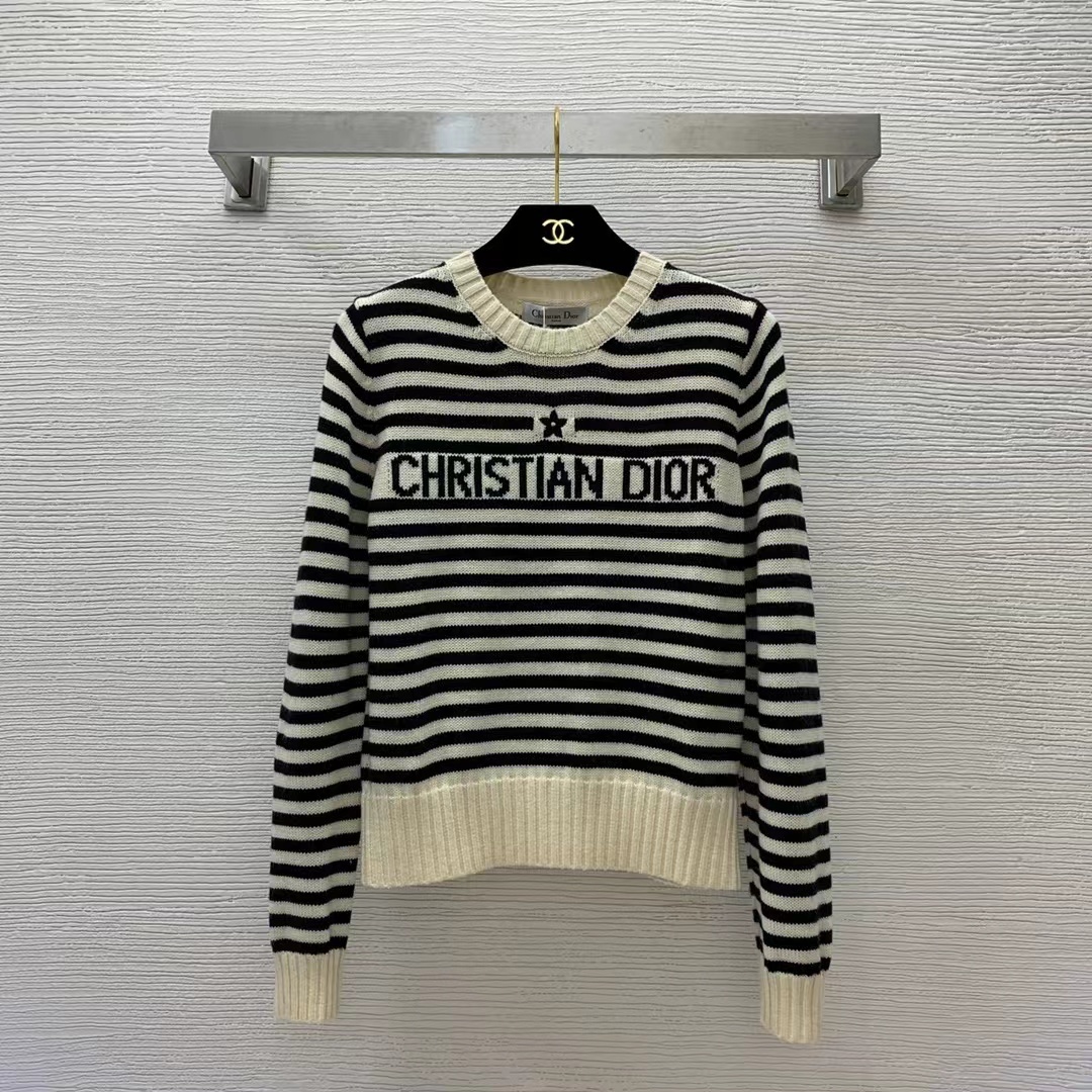 詳細な写真と価格については私に連絡してください。