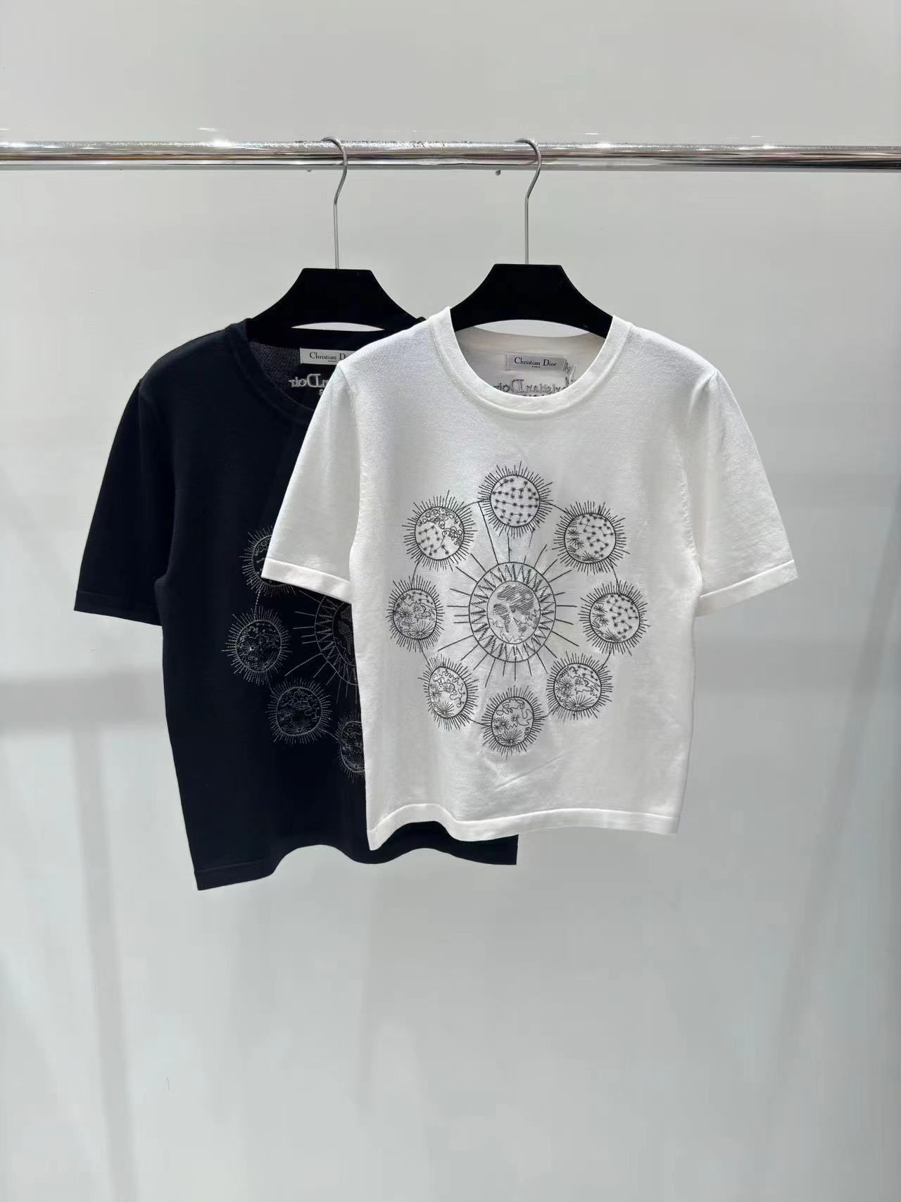 詳細な写真と価格については私に連絡してください。