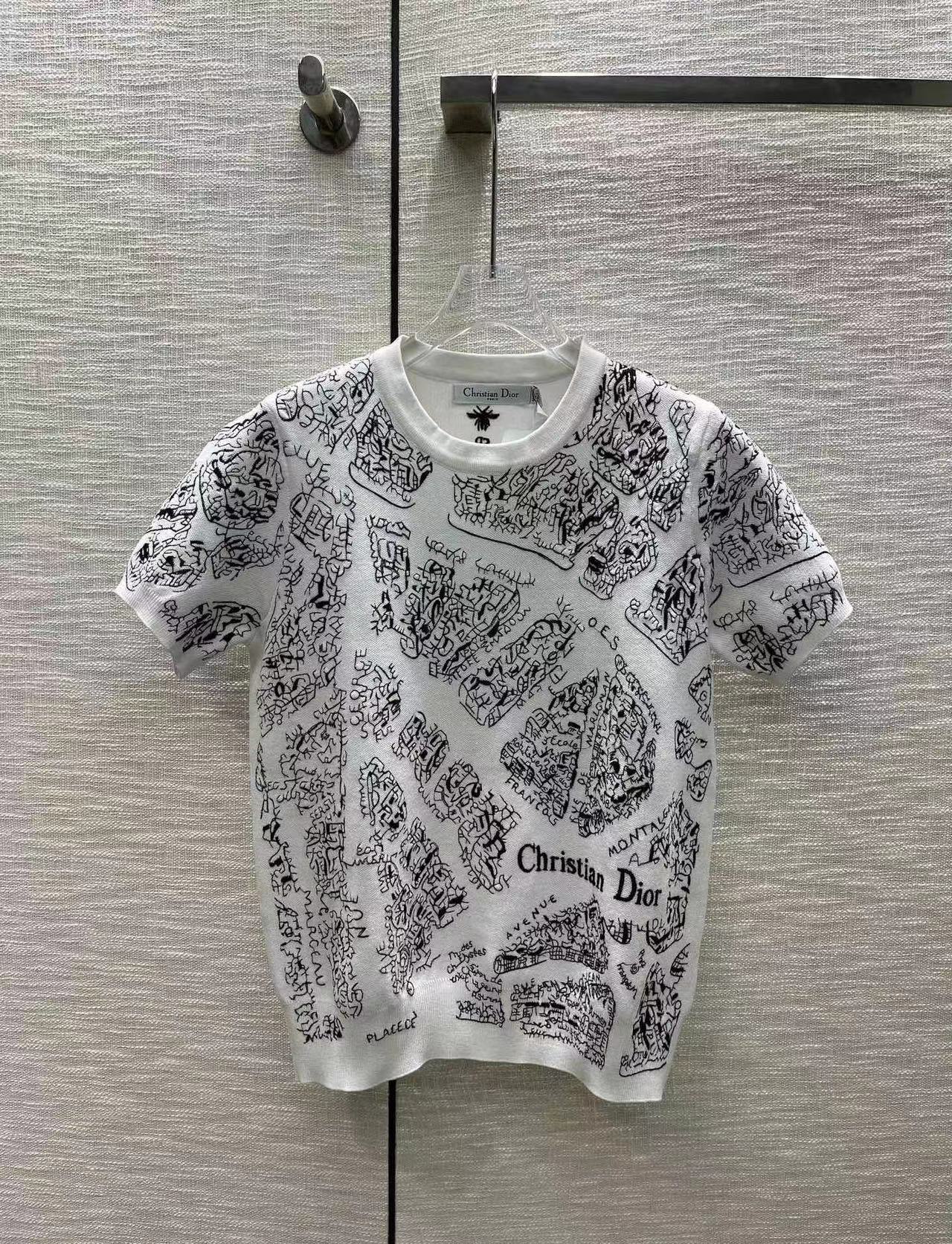 詳細な写真と価格については私に連絡してください。