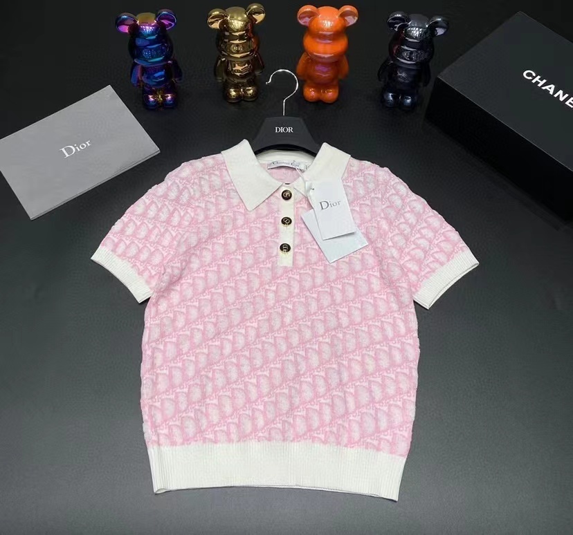 詳細な写真と価格については私に連絡してください。