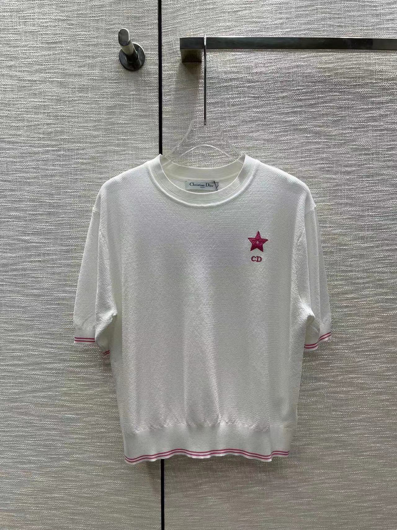 詳細な写真と価格については私に連絡してください。