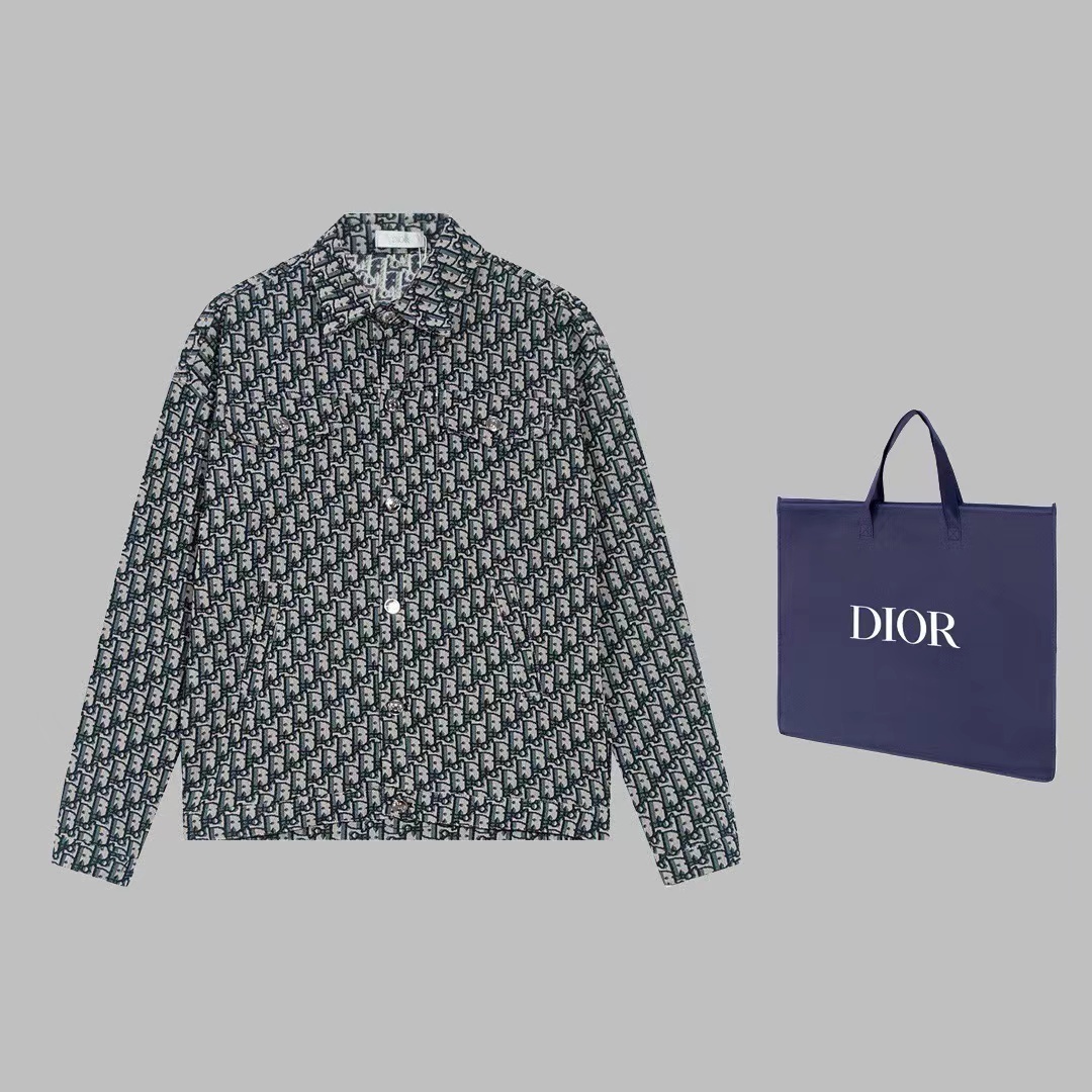 詳細な写真と価格については私に連絡してください。