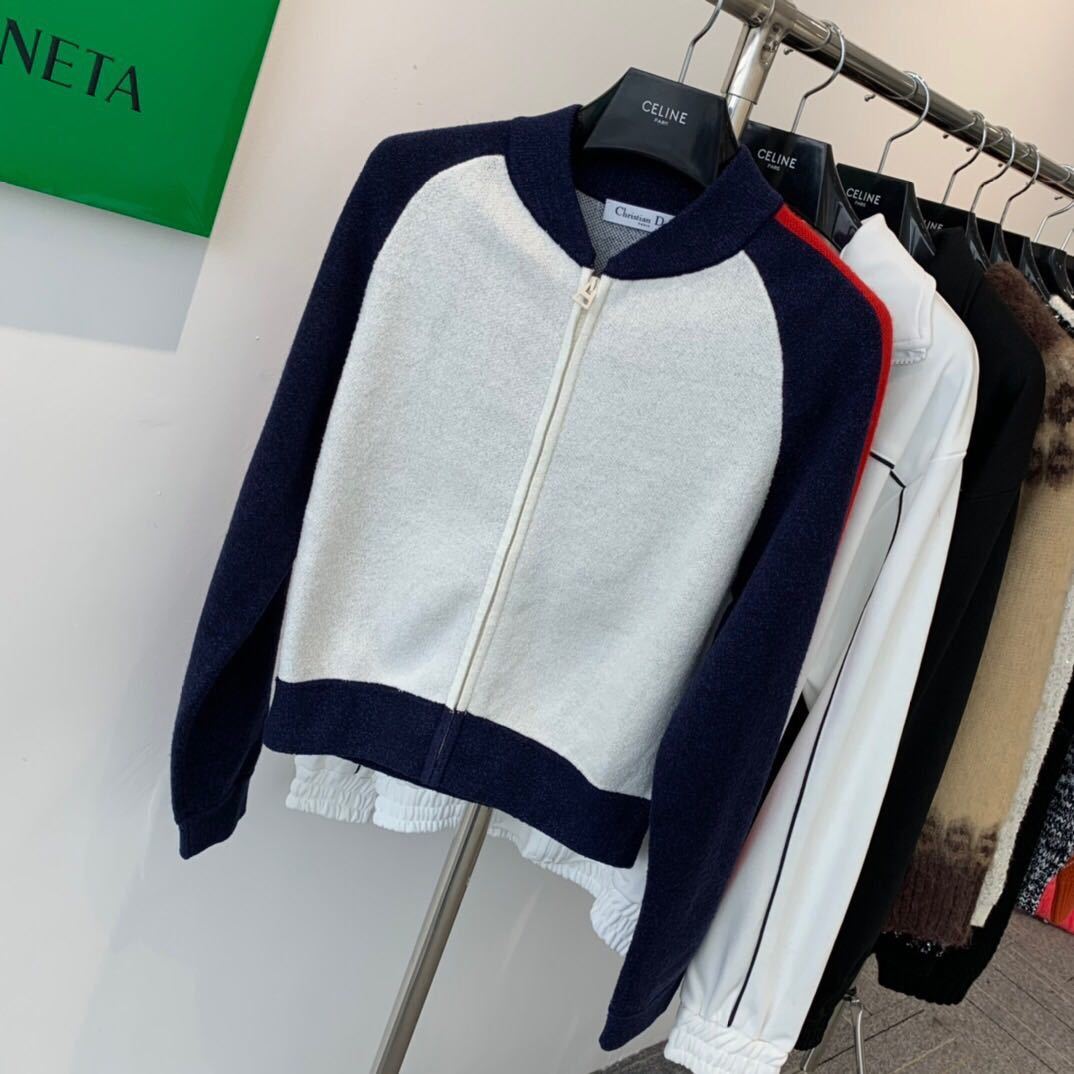 詳細な写真と価格については私に連絡してください。