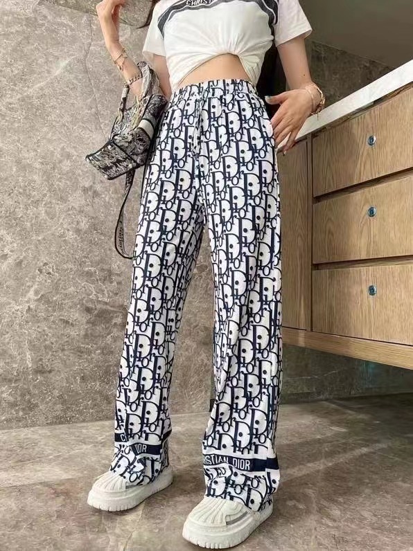 詳細な写真と価格については私に連絡してください