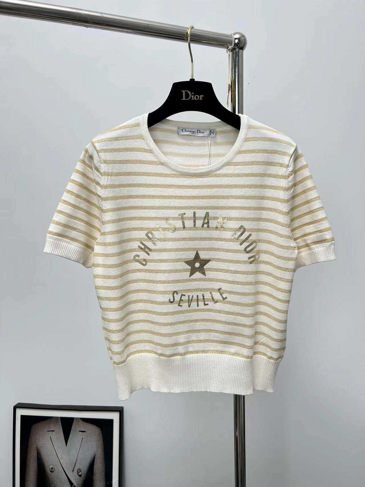 詳細な写真と価格については私に連絡してください。