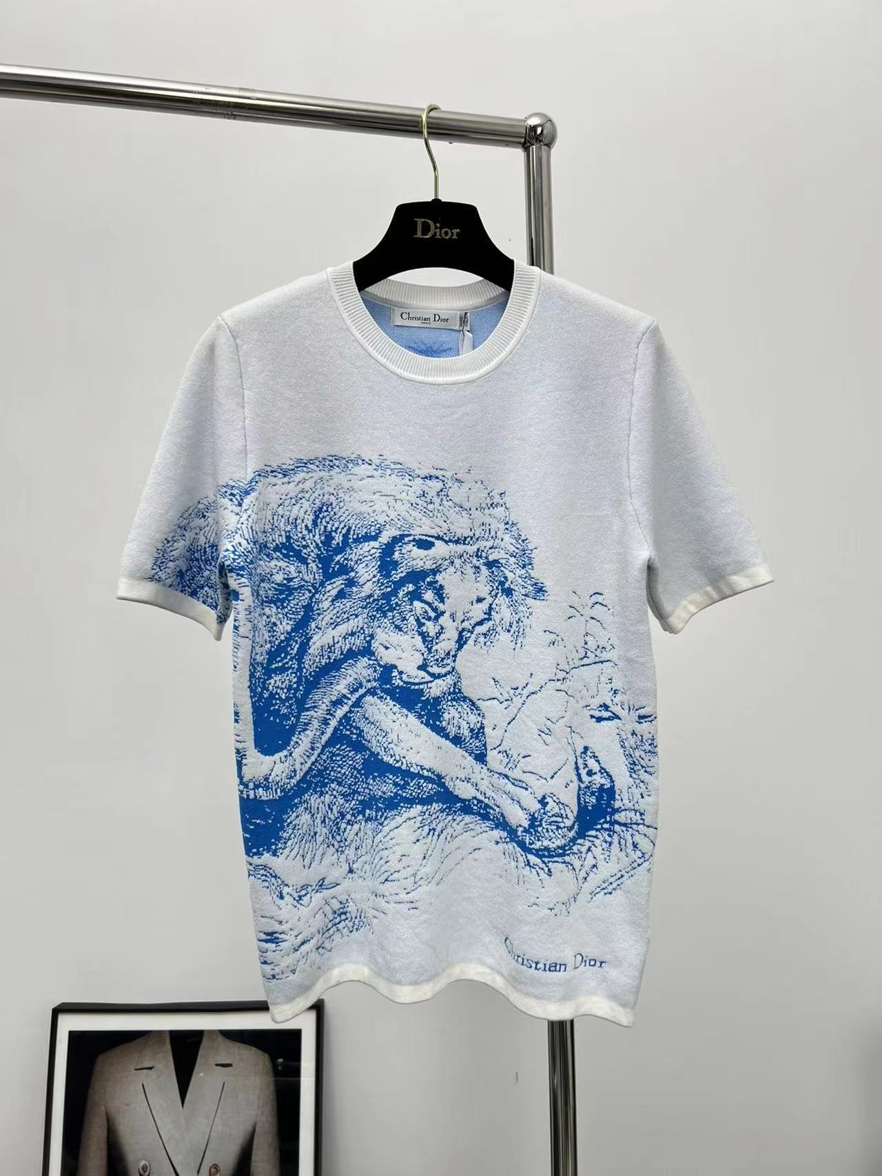 詳細な写真と価格については私に連絡してください。