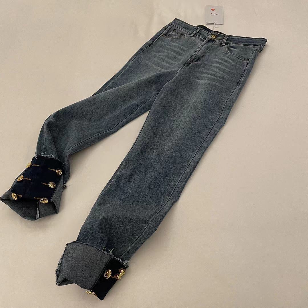 詳細な写真と価格については私に連絡してください