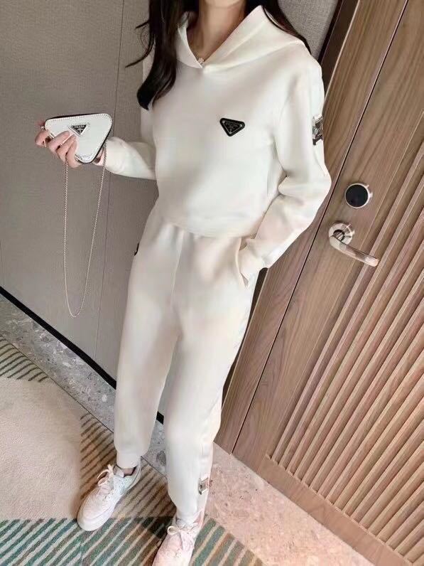 詳細な写真と価格については私に連絡してください。