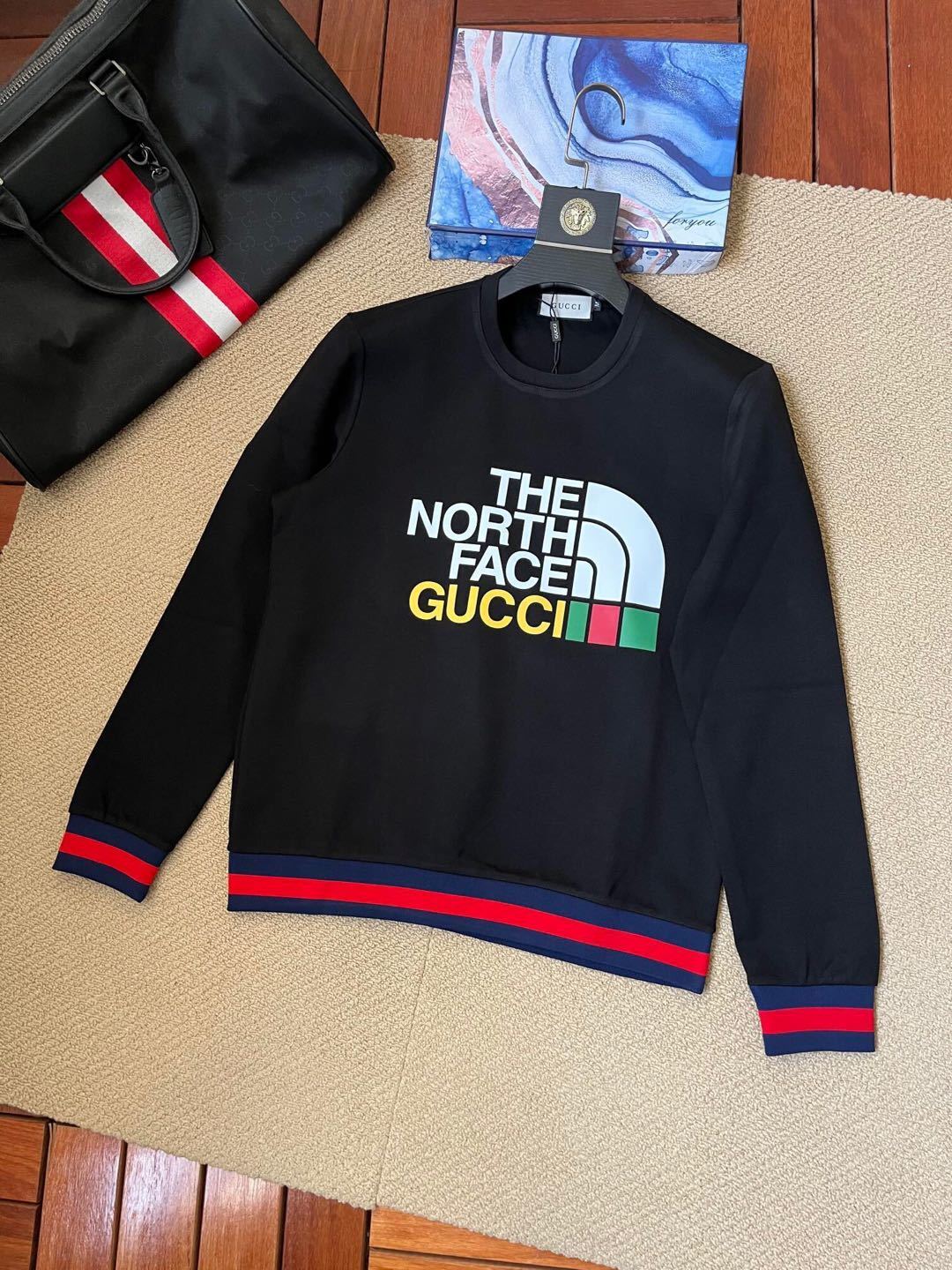 詳細な写真と価格については私に連絡してください。