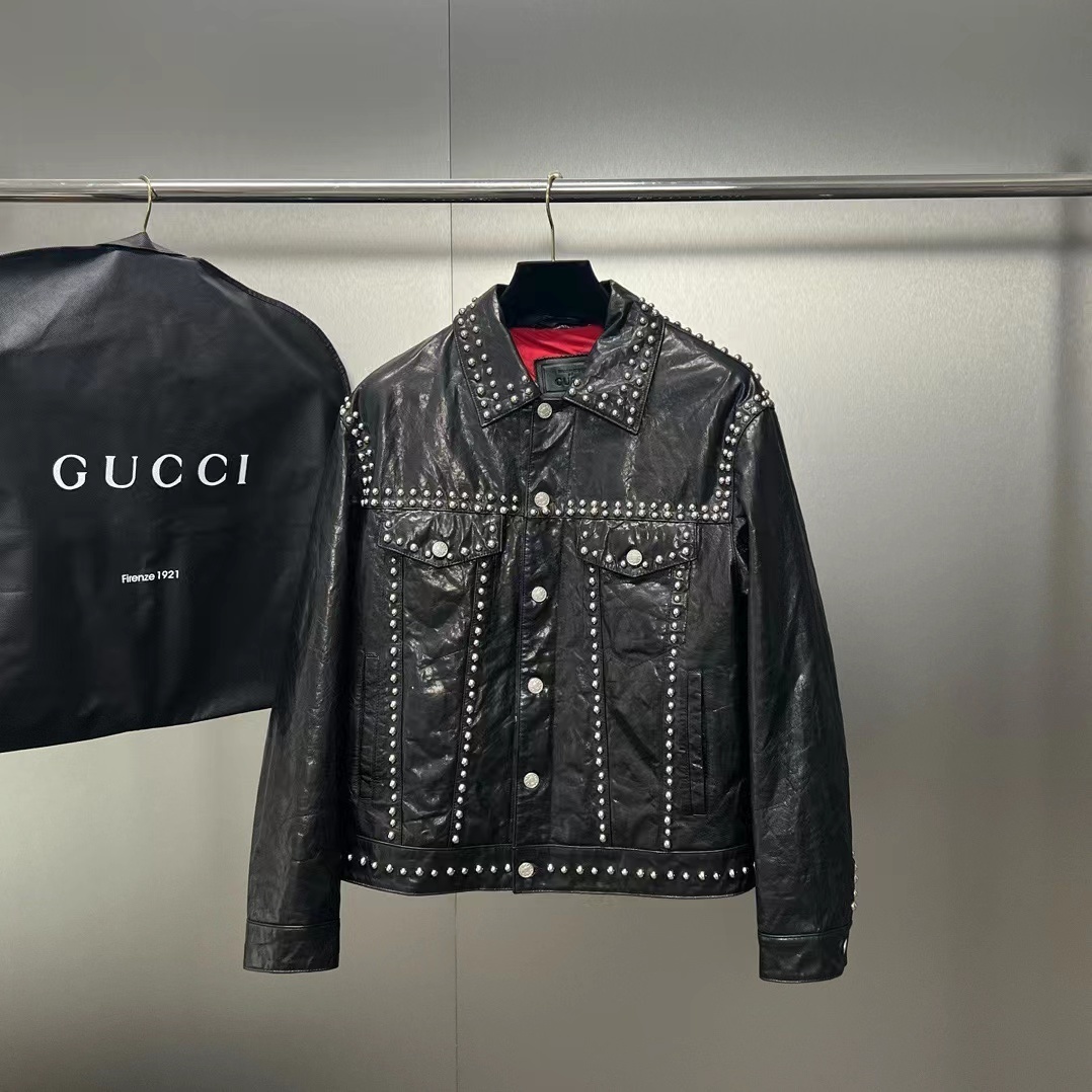 詳細な写真と価格については私に連絡してください。