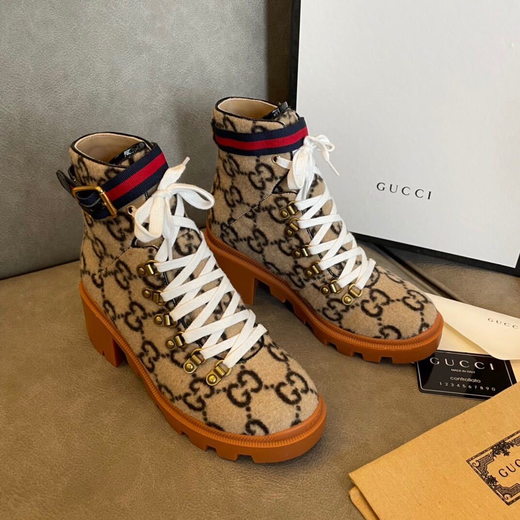 詳細な写真と価格については私に連絡してください。