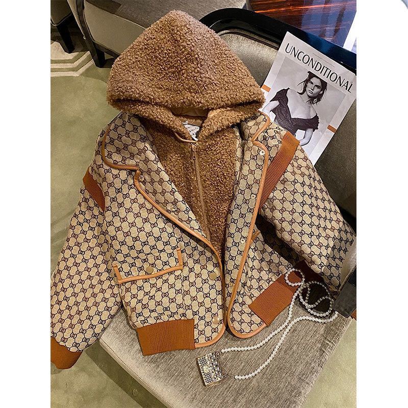 詳細な写真と価格については私に連絡してください。