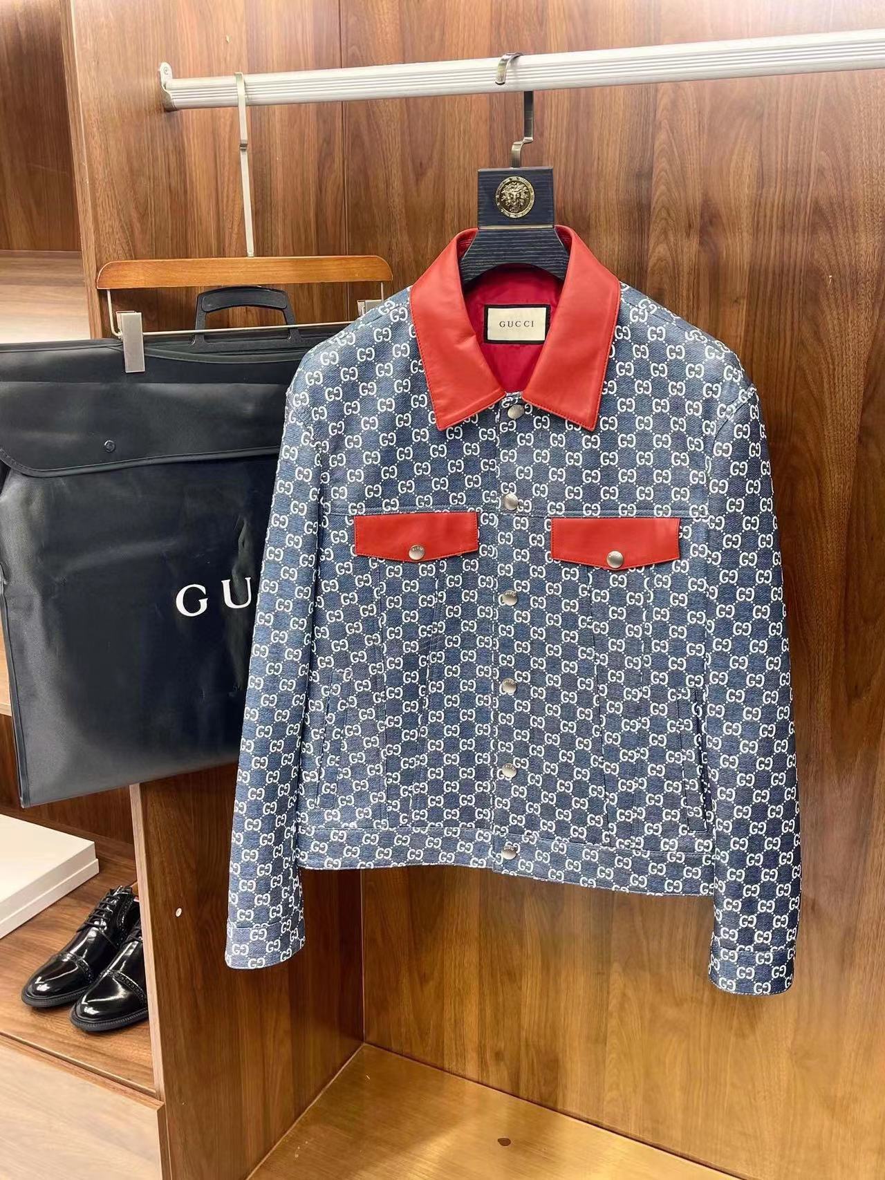 詳細な写真と価格については私に連絡してください。