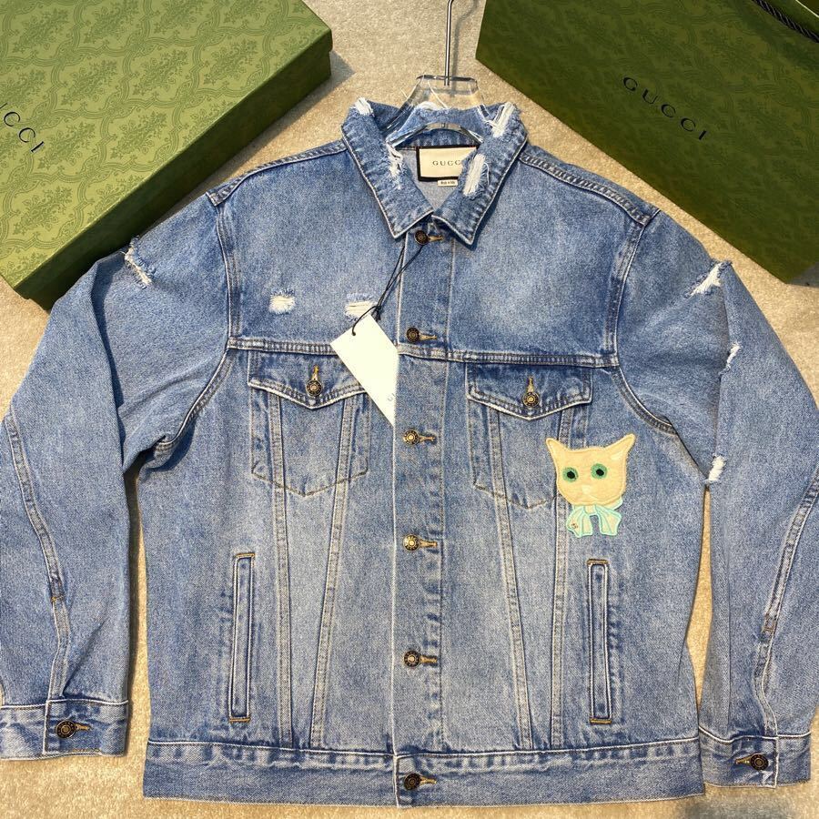 詳細な写真と価格については私に連絡してください。