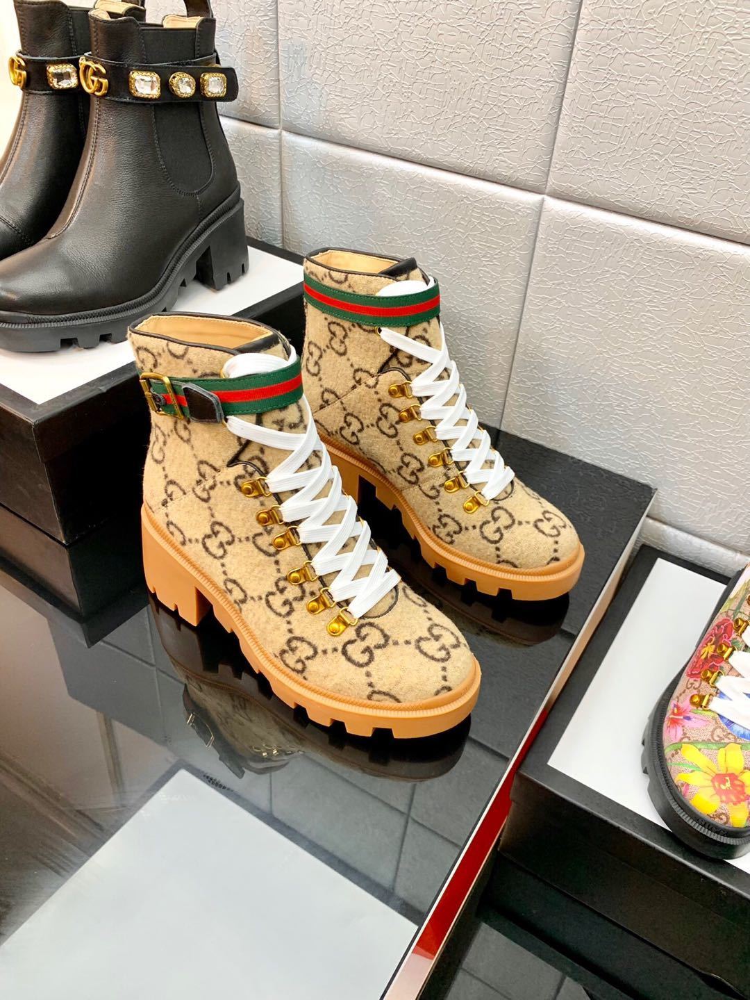 詳細な写真と価格については私に連絡してください。