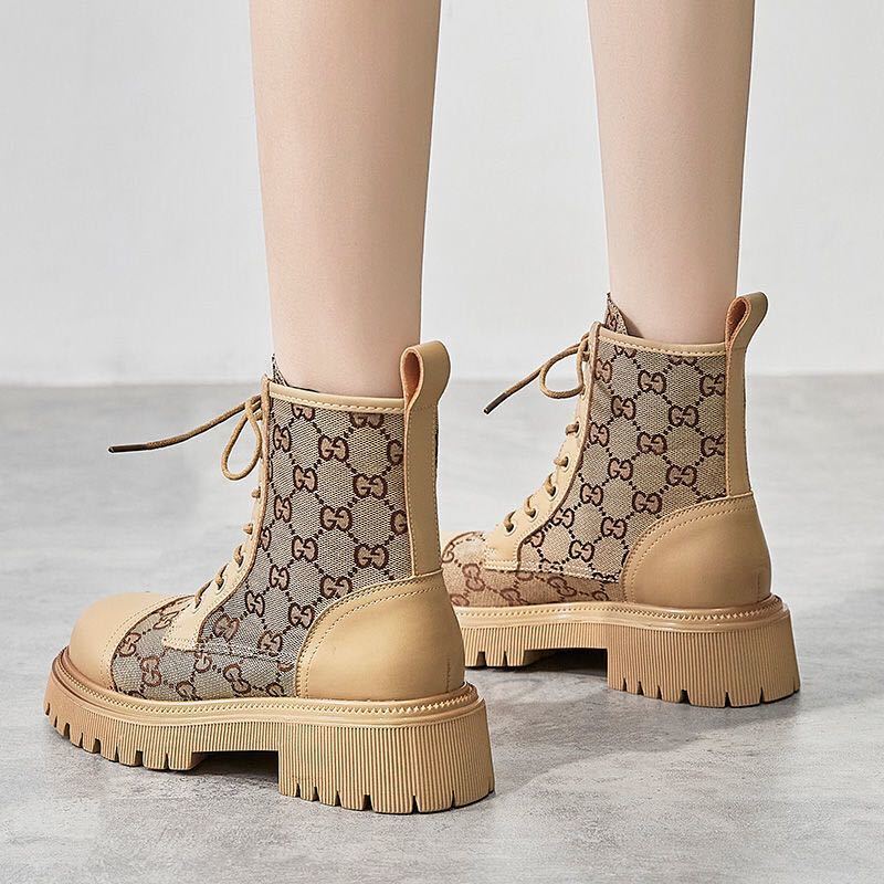 詳細な写真と価格については私に連絡してください。