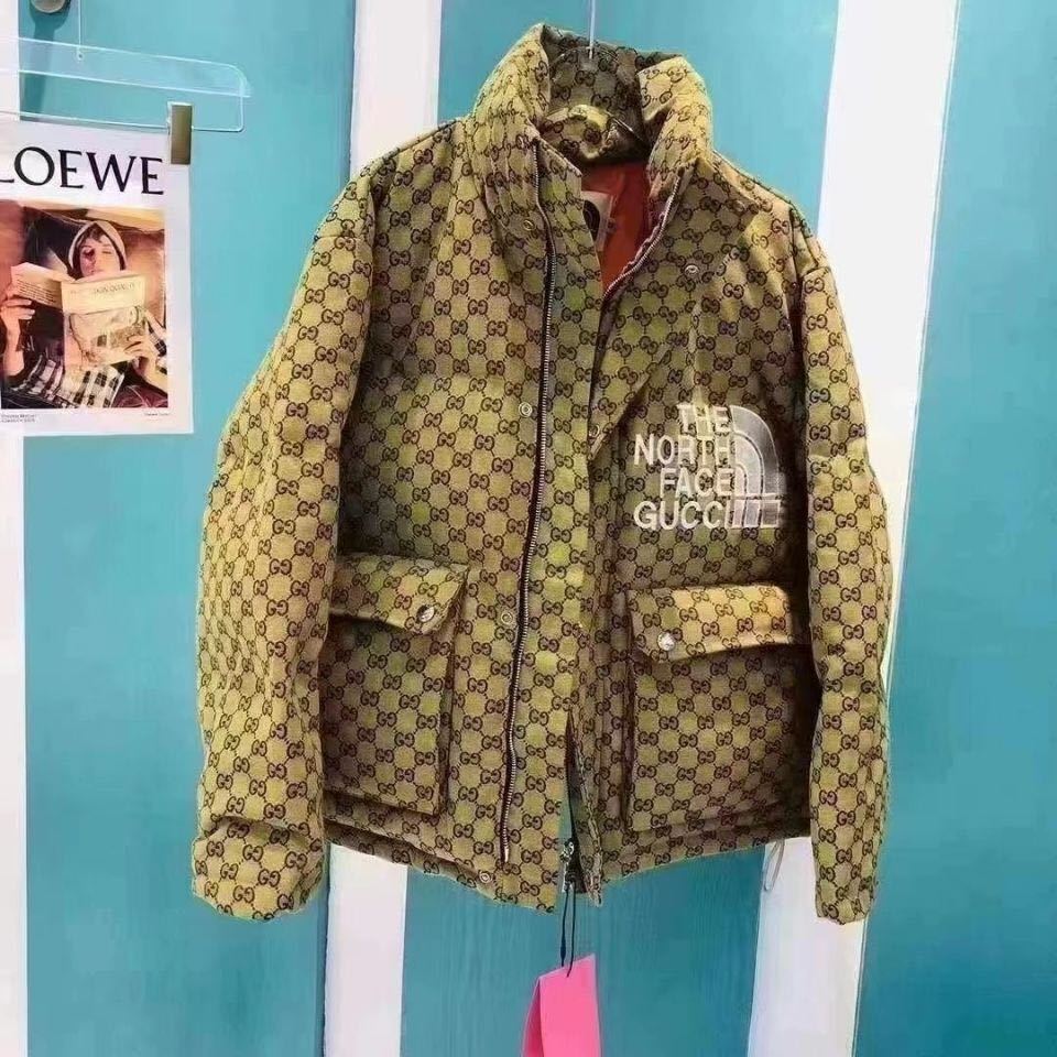 詳細な写真と価格については私に連絡してください。