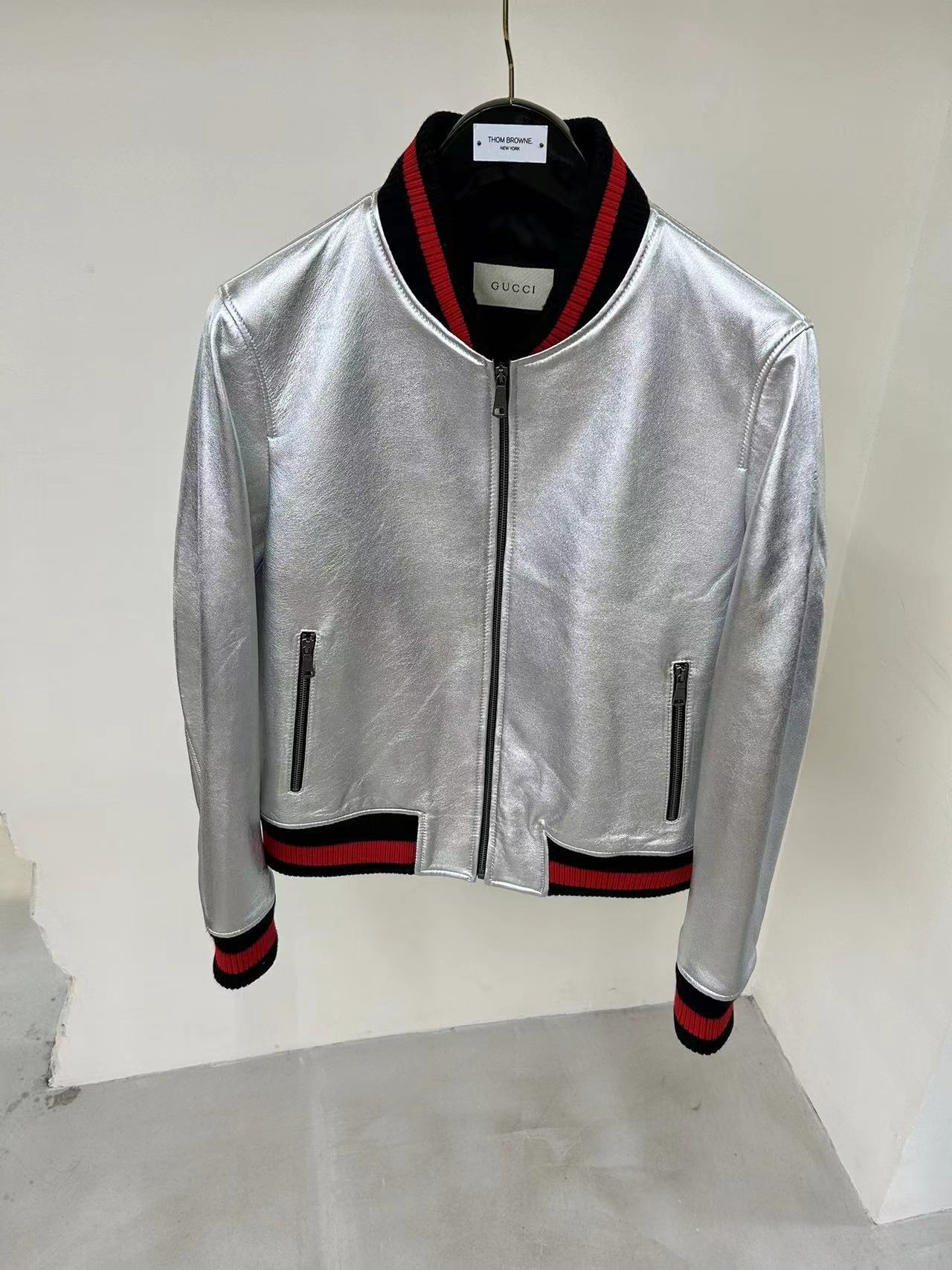 詳細な写真と価格については私に連絡してください。