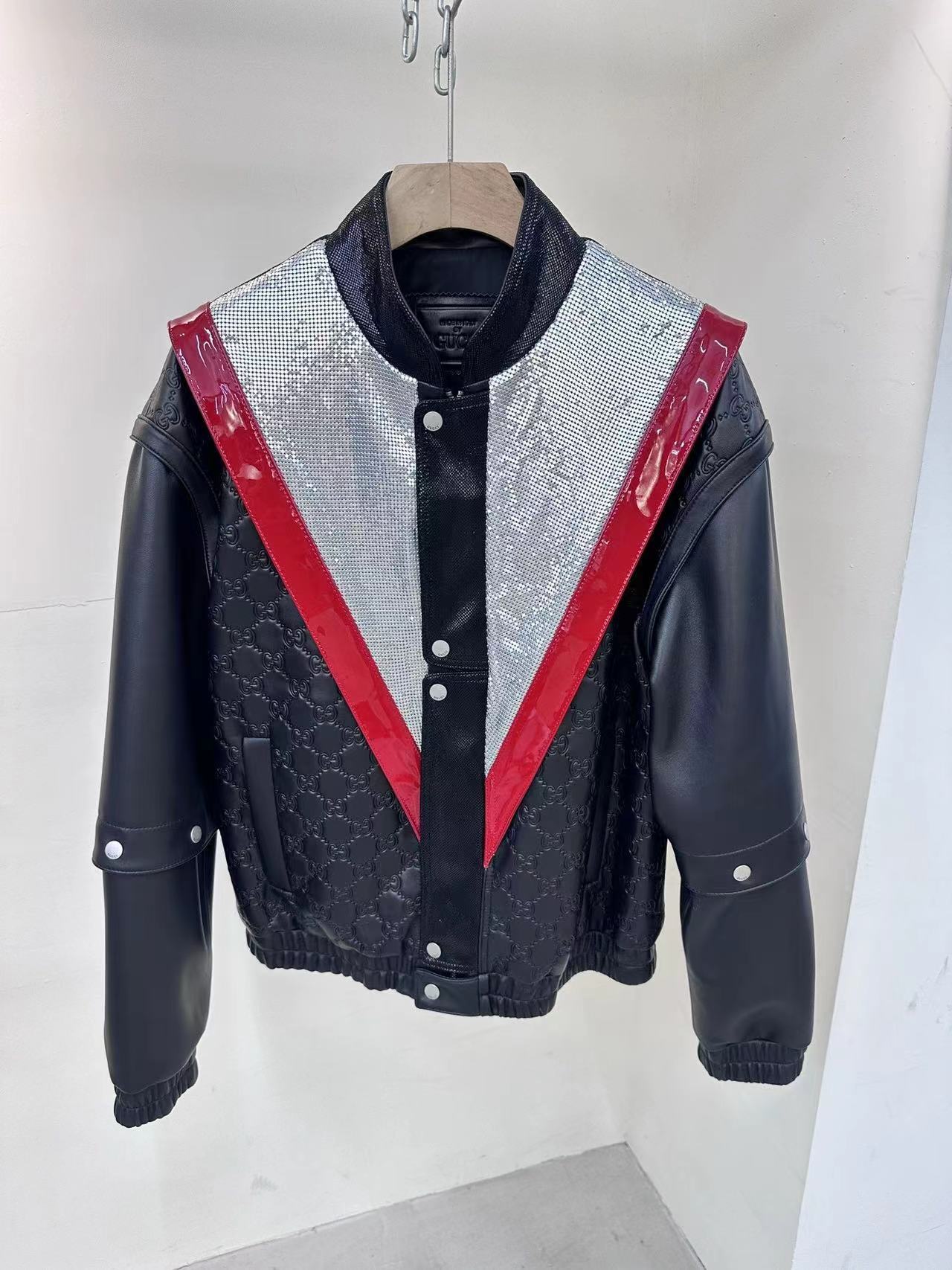 詳細な写真と価格については私に連絡してください。