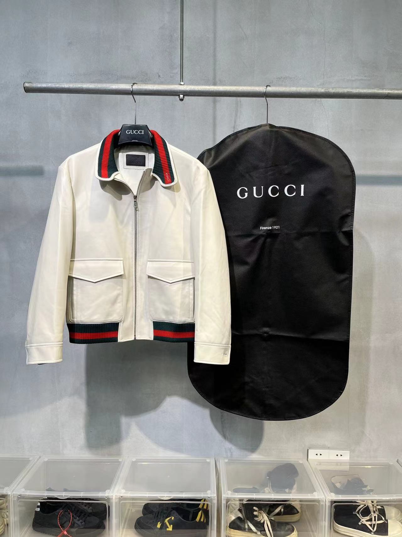 詳細な写真と価格については私に連絡してください。