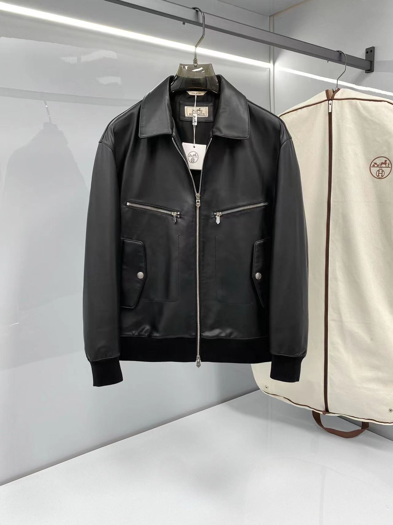 詳細な写真と価格については私に連絡してください。