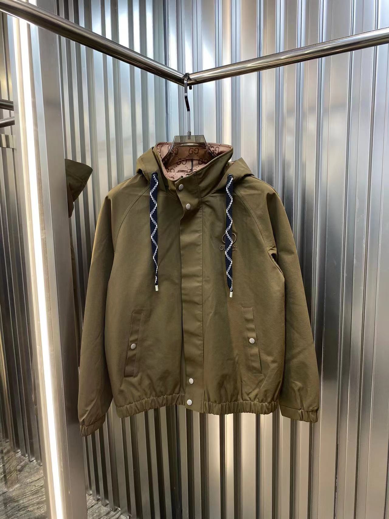 詳細な写真と価格については私に連絡してください。