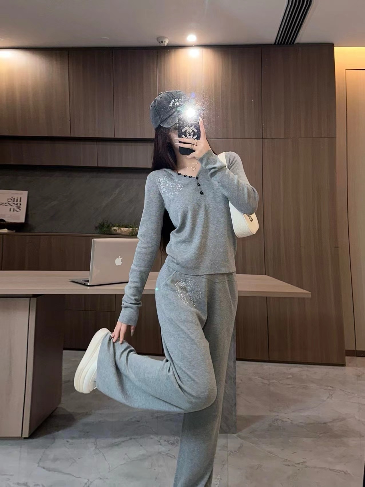 詳細な写真を見て、私を見つけてください