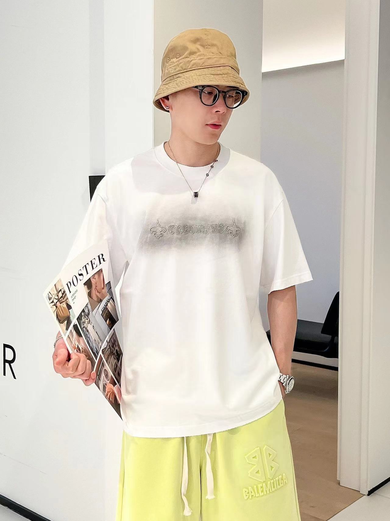 詳細な写真を見て、私を見つけてください