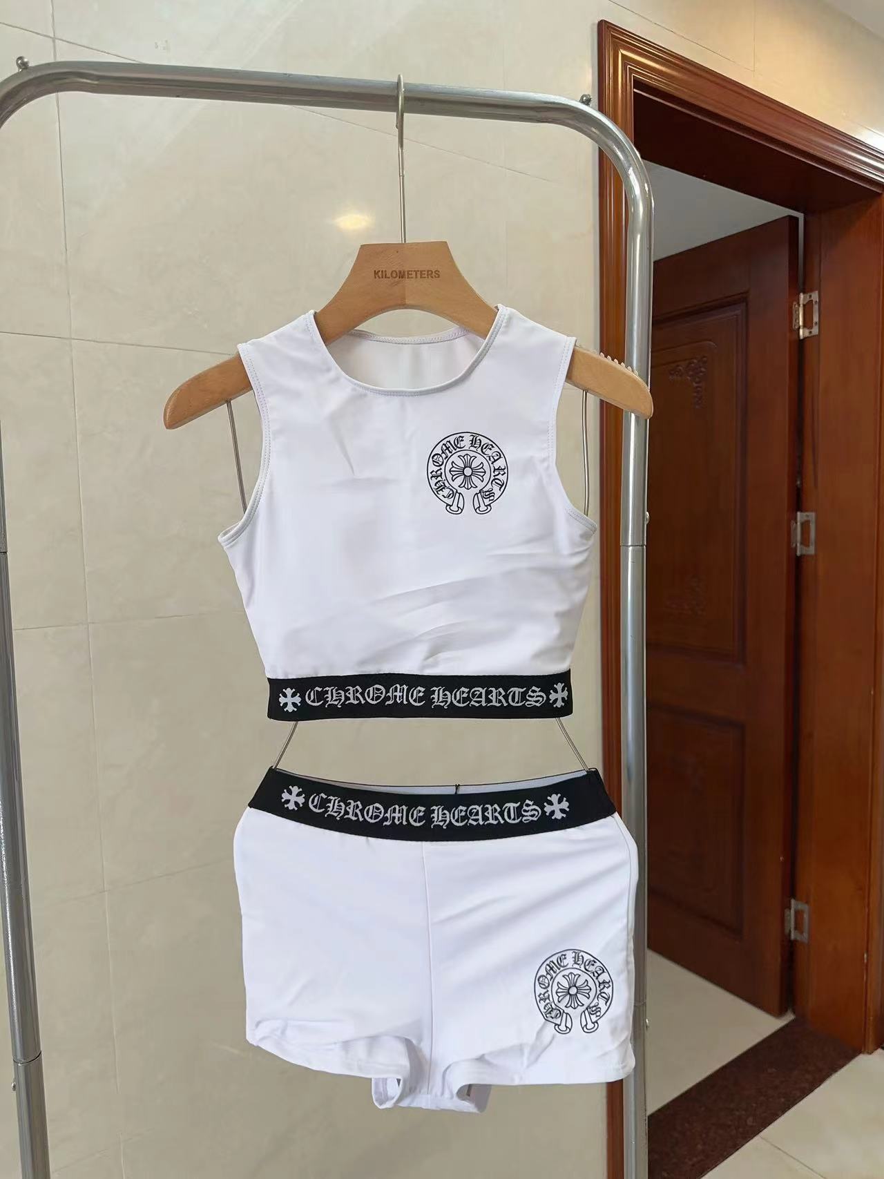 詳細な写真を見て、私を見つけてください