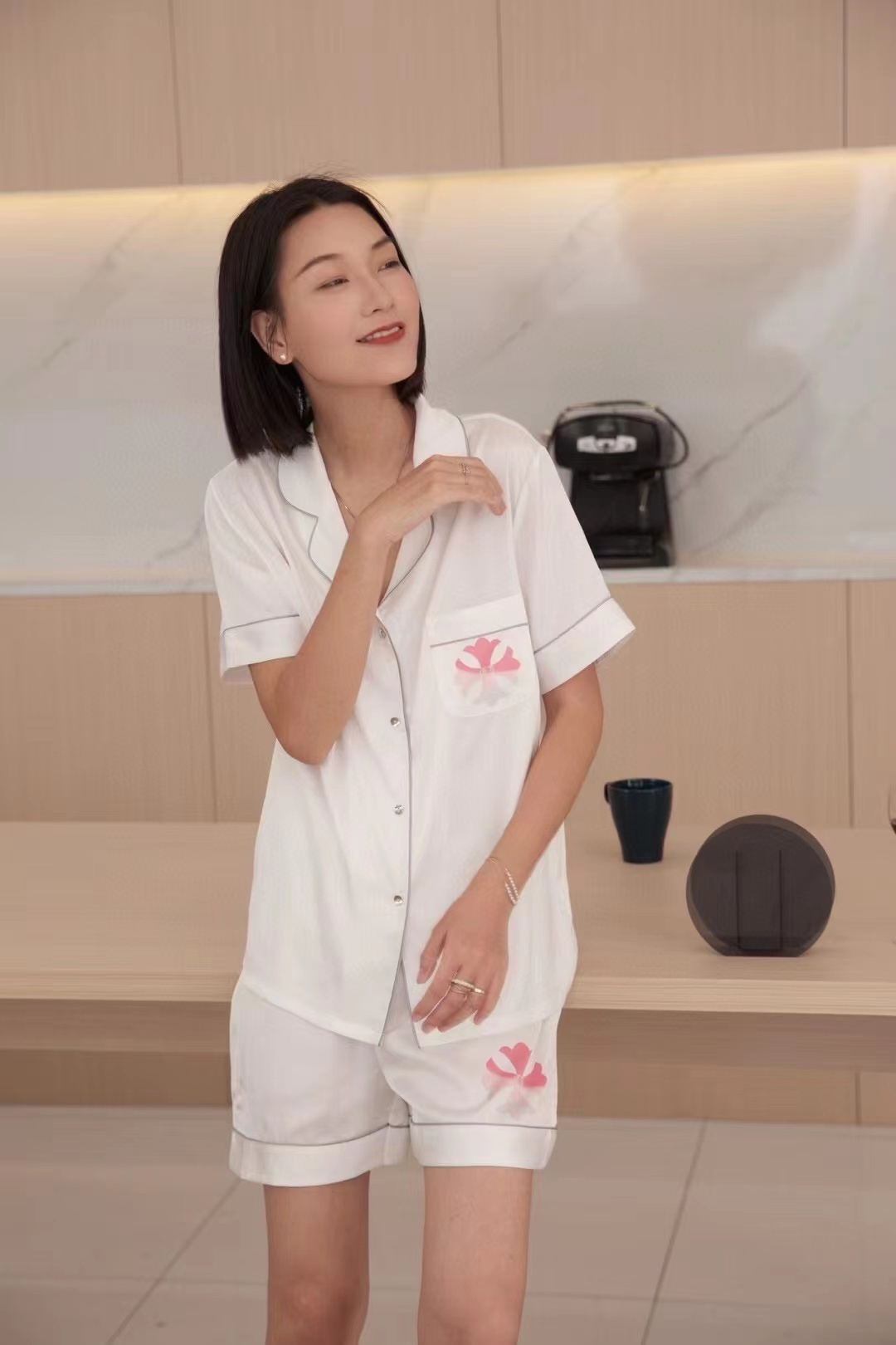 詳細な写真を見て、私を見つけてください