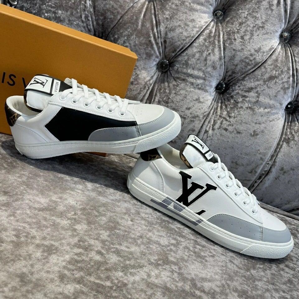 詳細な写真と価格については私に連絡してください