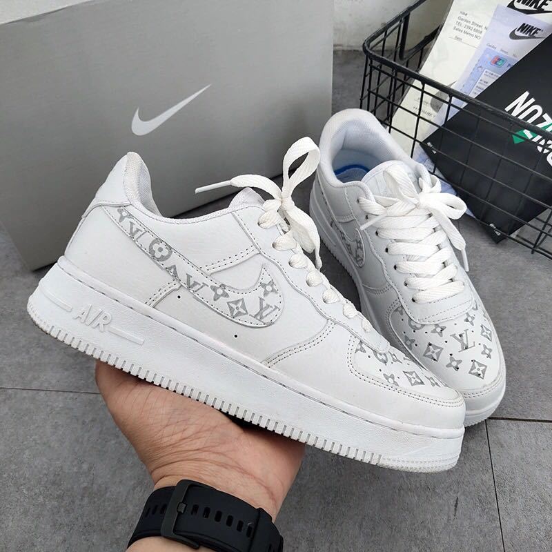 詳細な写真と価格については私に連絡してください