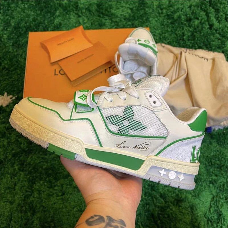 詳細な写真と価格については私に連絡してください