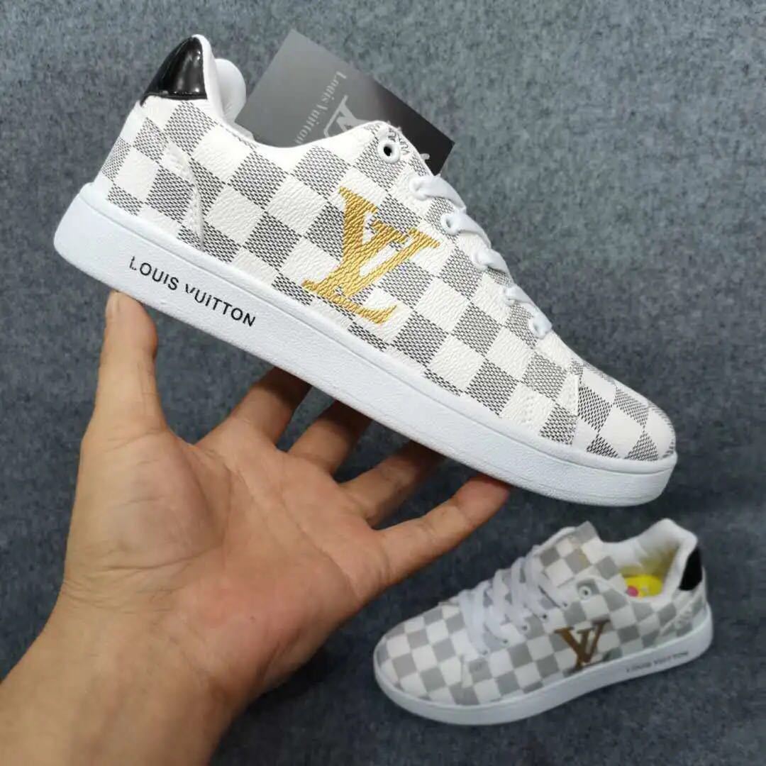 詳細な写真と価格については私に連絡してください