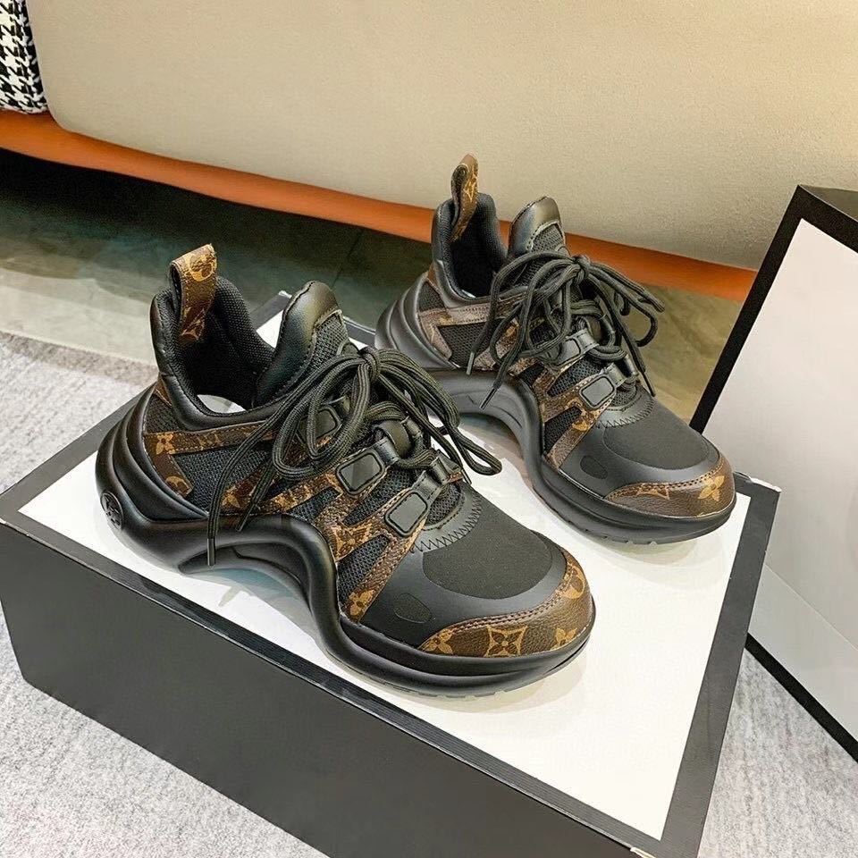 詳細な写真と価格については私に連絡してください