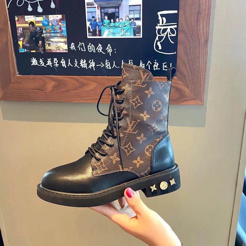 詳細な写真と価格については私に連絡してください