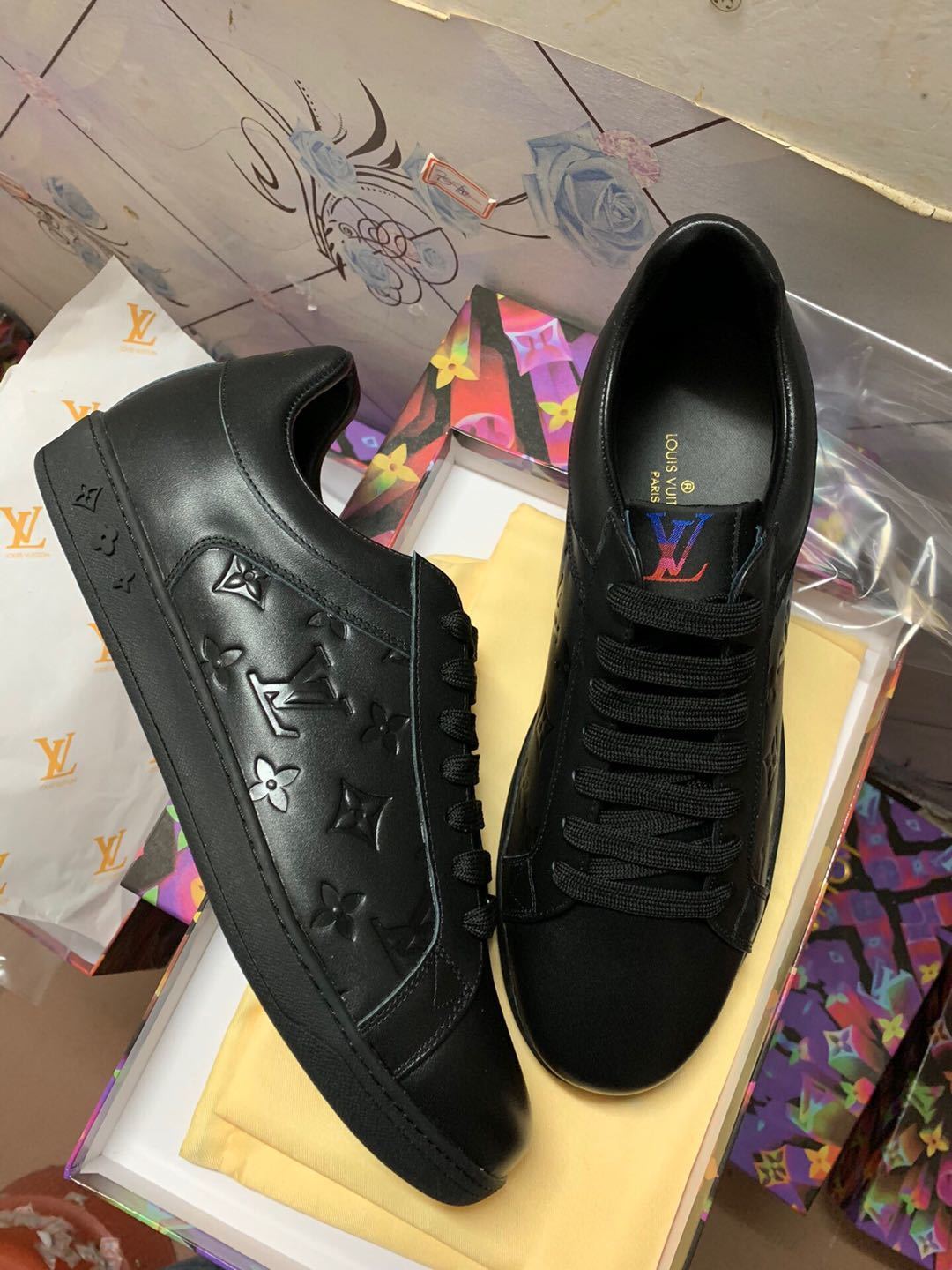 詳細な写真と価格については私に連絡してください