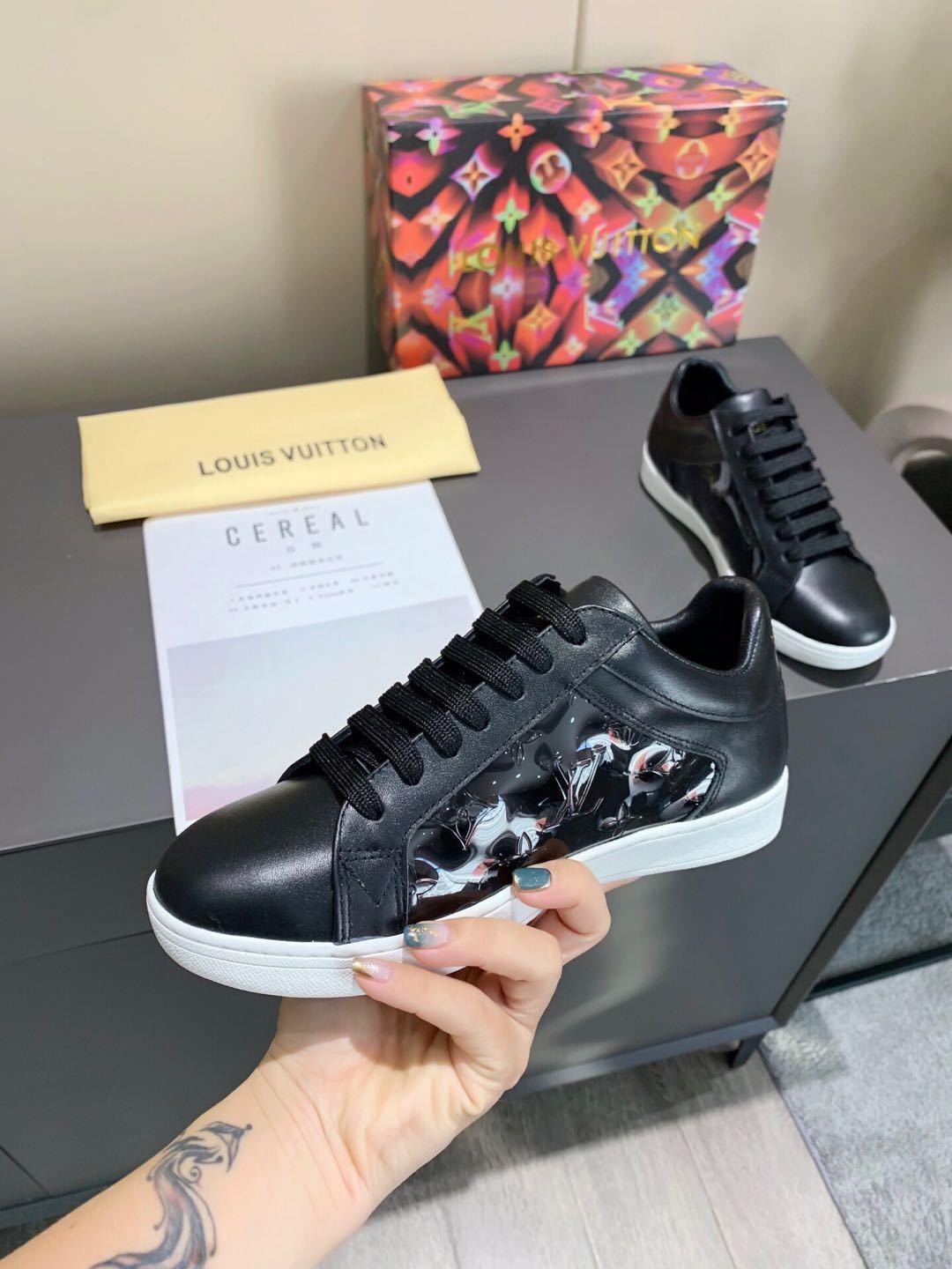 詳細な写真と価格については私に連絡してください