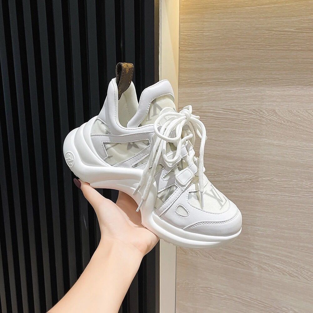 詳細な写真と価格については私に連絡してください