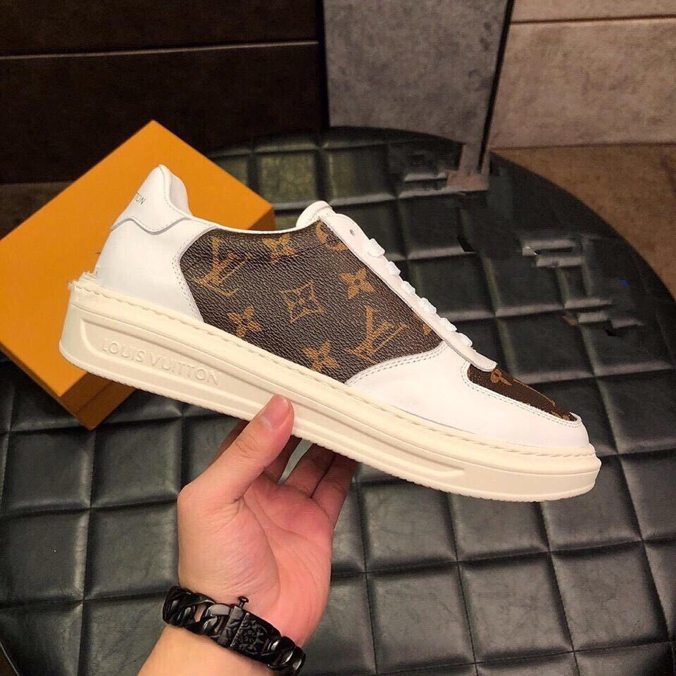 詳細な写真と価格については私に連絡してください