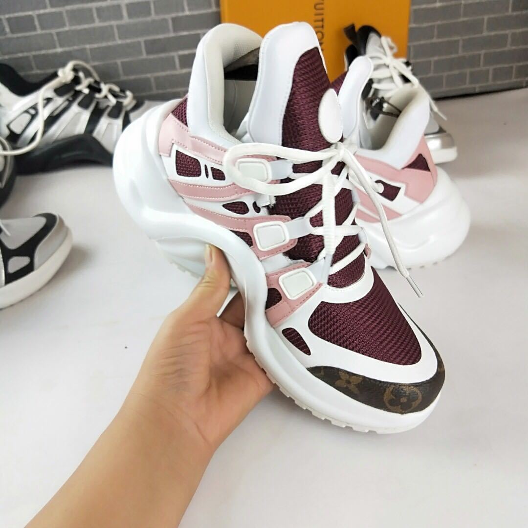 詳細な写真と価格については私に連絡してください