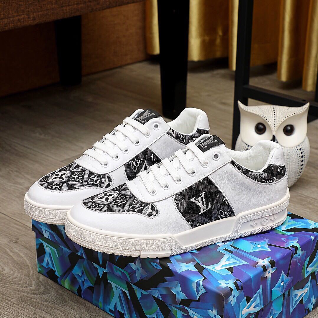 詳細な写真と価格については私に連絡してください