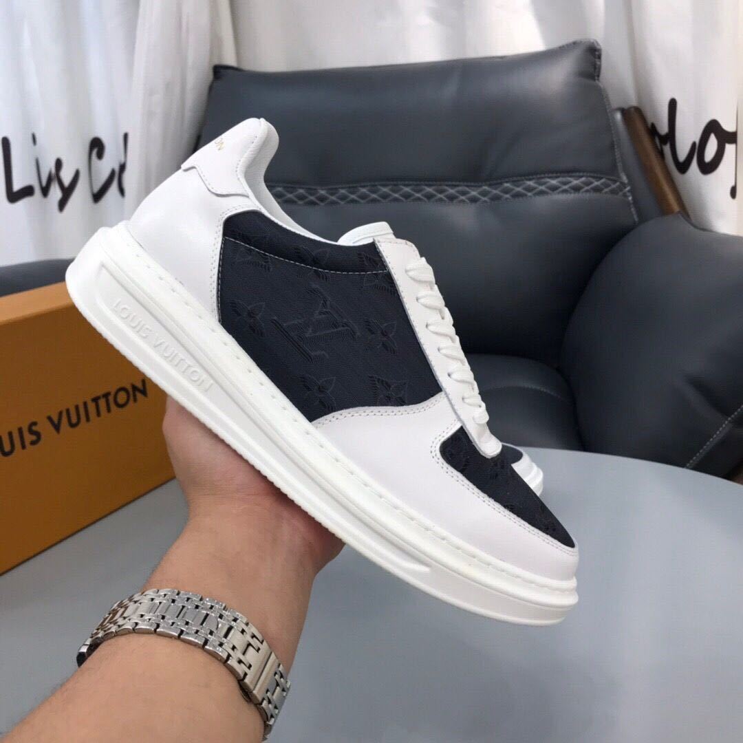 詳細な写真と価格については私に連絡してください