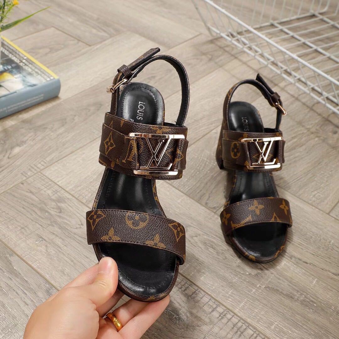 詳細な写真を見て、私を見つけてください