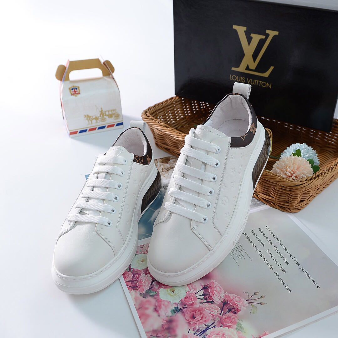 詳細な写真と価格については私に連絡してください