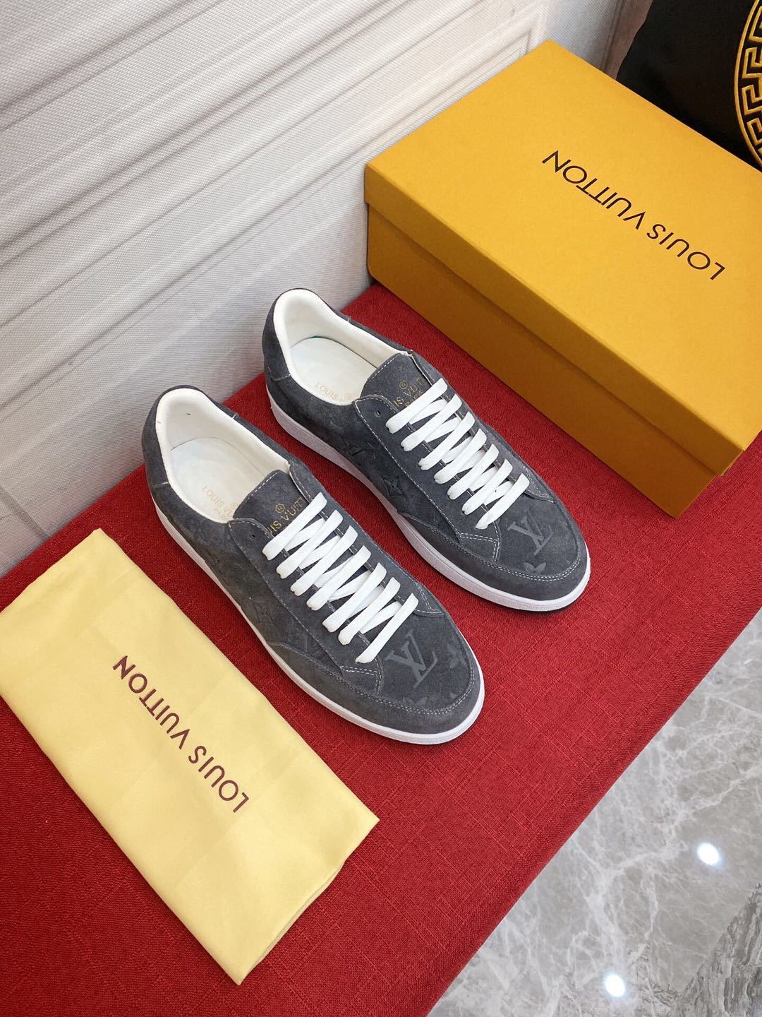 詳細な写真と価格については私に連絡してください