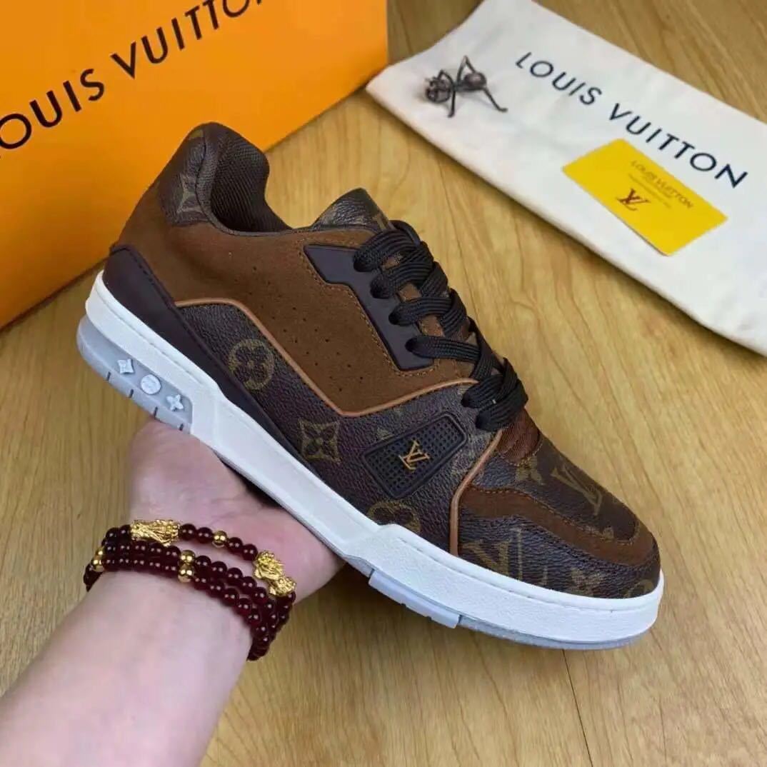 詳細な写真と価格については私に連絡してください