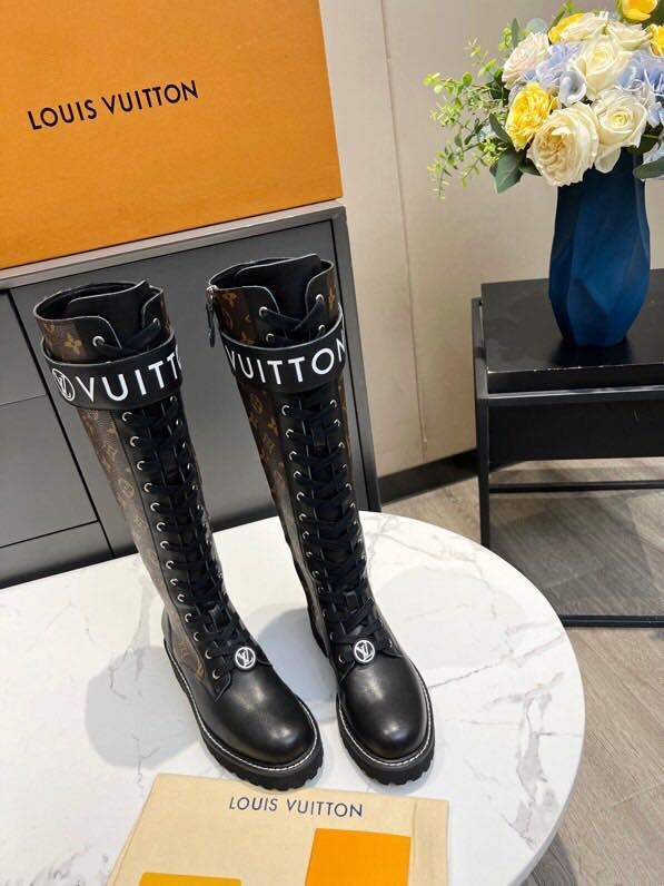 詳細な写真と価格については私に連絡してください。