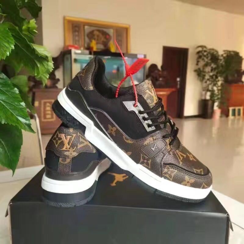 詳細な写真と価格については私に連絡してください