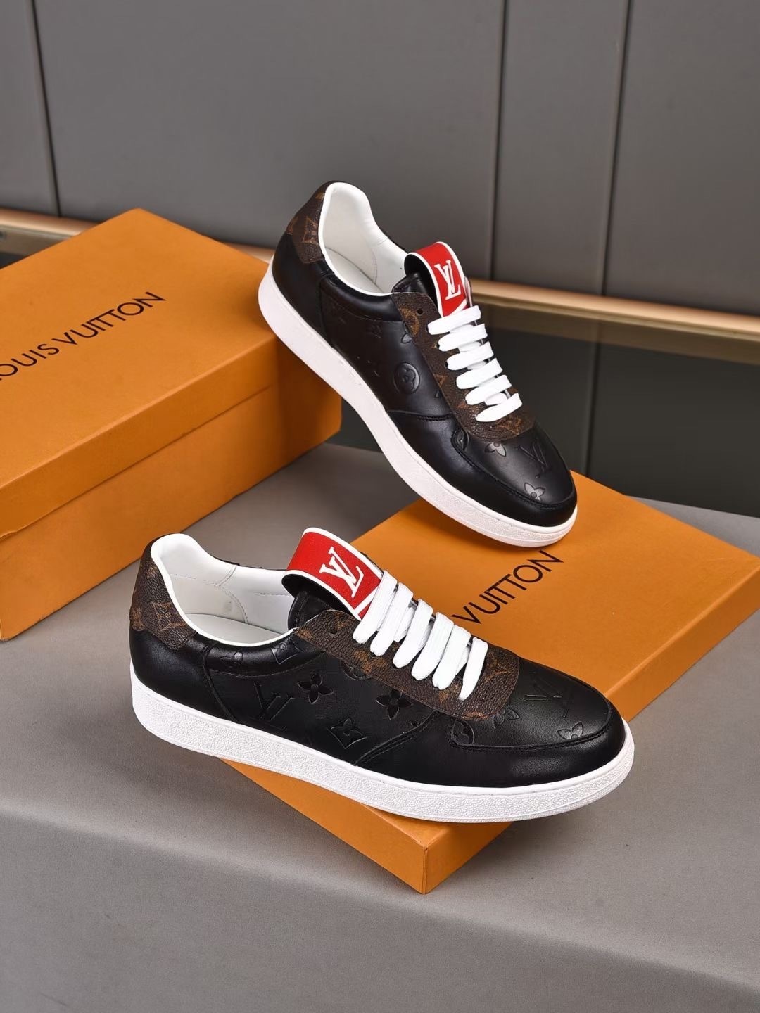 詳細な写真と価格については私に連絡してください